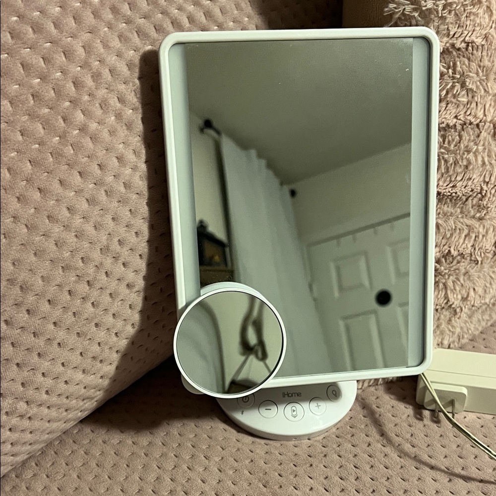 iHome White LED Vanity Mirror with Bluetooth Speaker